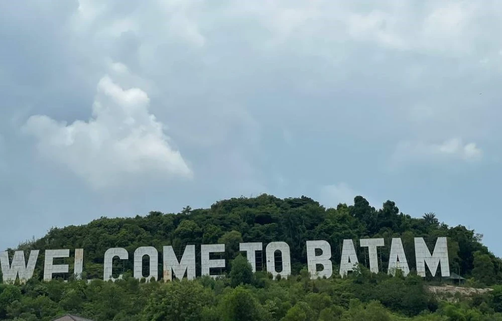 Welcome to Batam Sign in Batam  Pictures